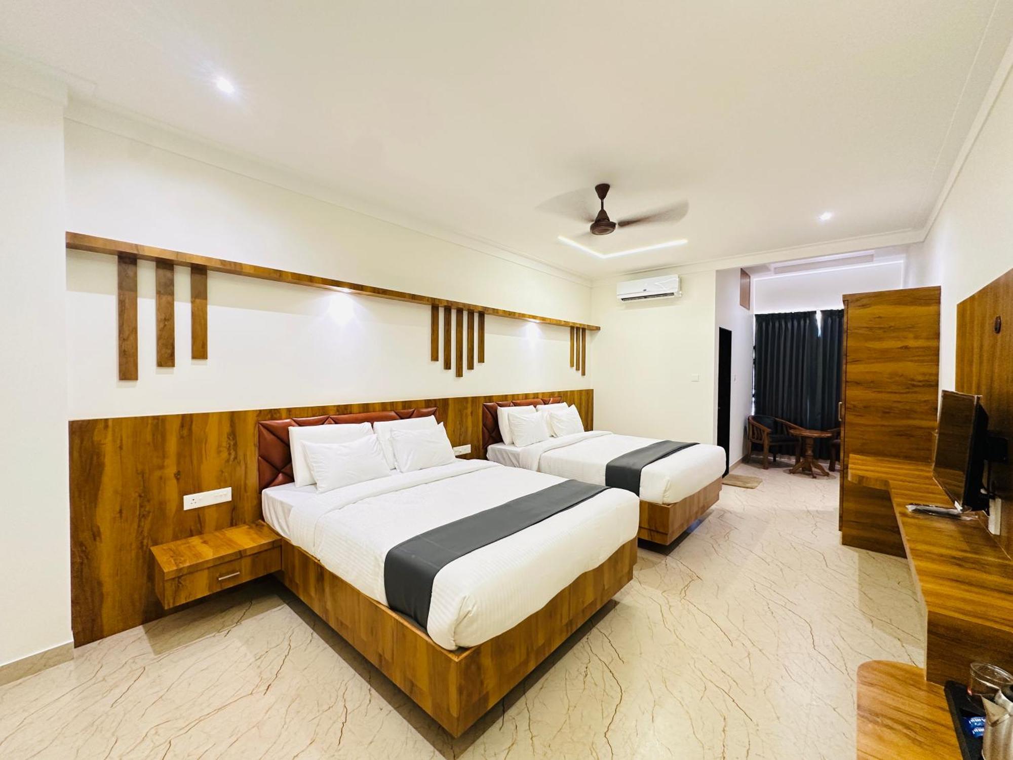 Shambhavi Hotel And Convention Centre 우두피 외부 사진
